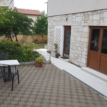 Apartments Ana And Vesna Пула Екстериор снимка