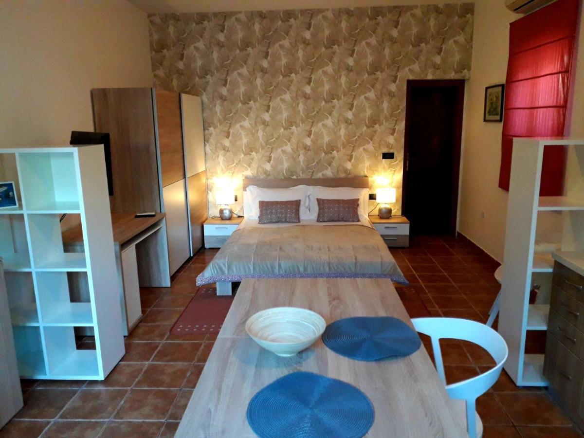 Apartments Ana And Vesna Пула Екстериор снимка